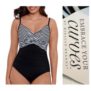 Embrace Your Curves Women's Everleigh black and white Swimsuit Sz M (8-10)